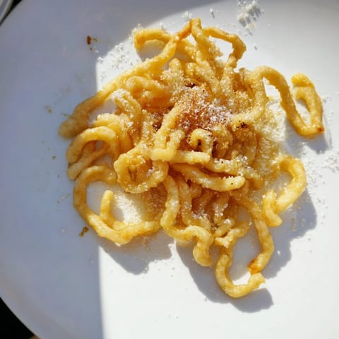 Golden, crispy Air Fryer German Spätzle: imagine flavorful noodles ready for a savory side dish.